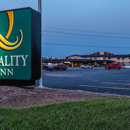 Quality Inn Wausau Bagian luar foto