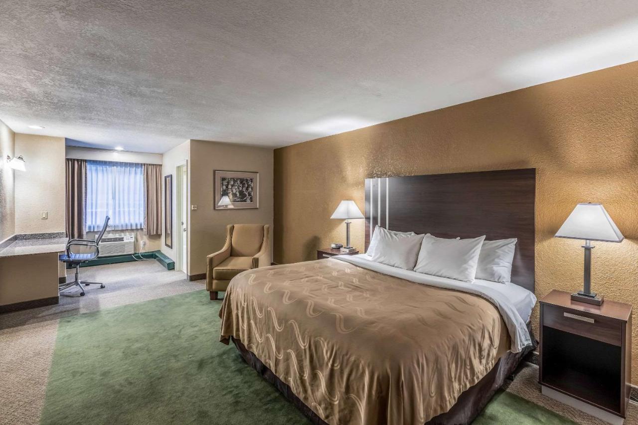 Quality Inn Wausau Bagian luar foto