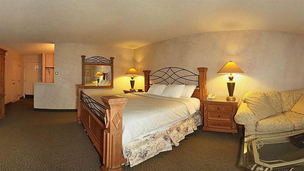 Quality Inn Wausau Bagian luar foto