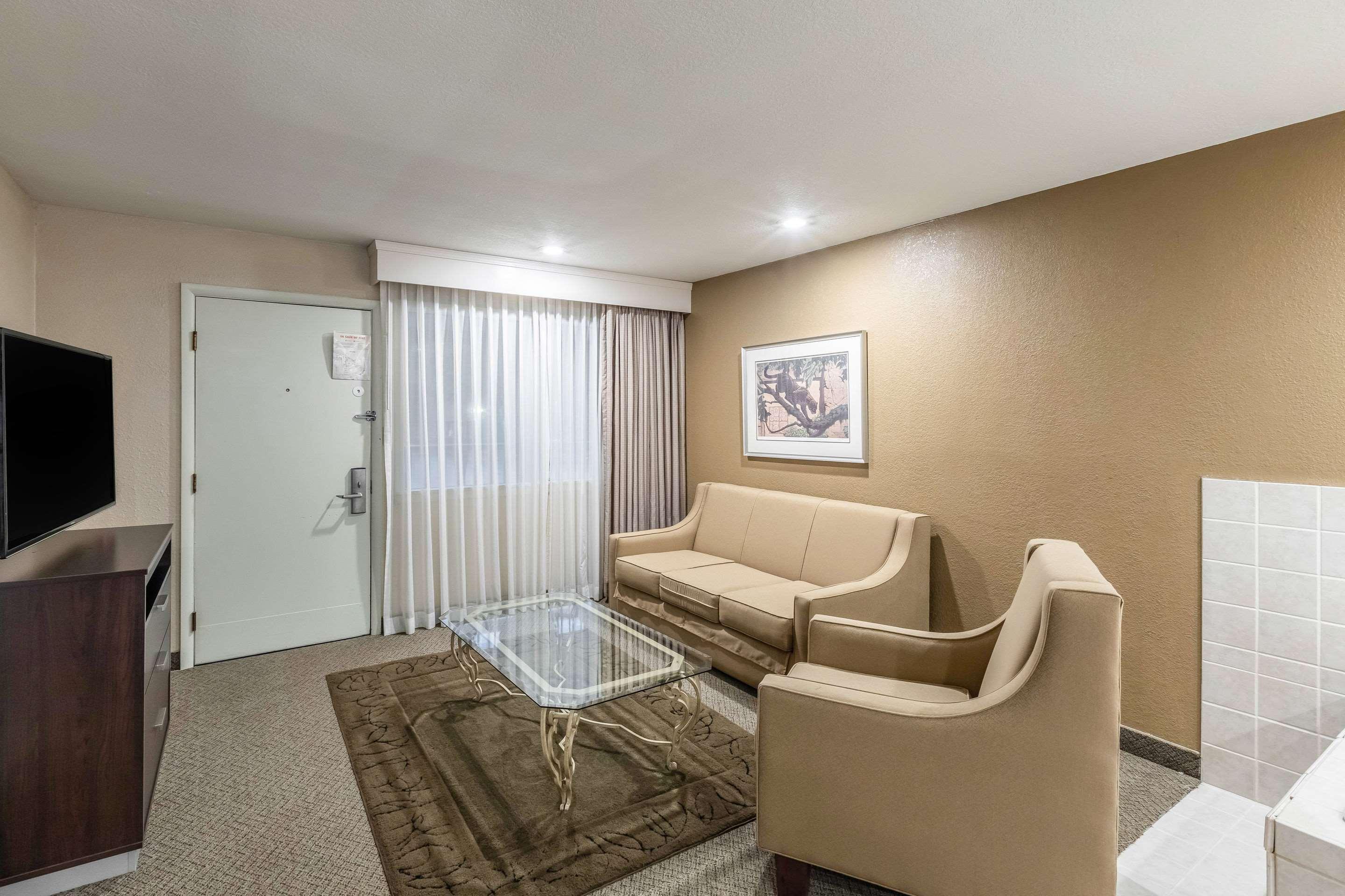 Quality Inn Wausau Bagian luar foto