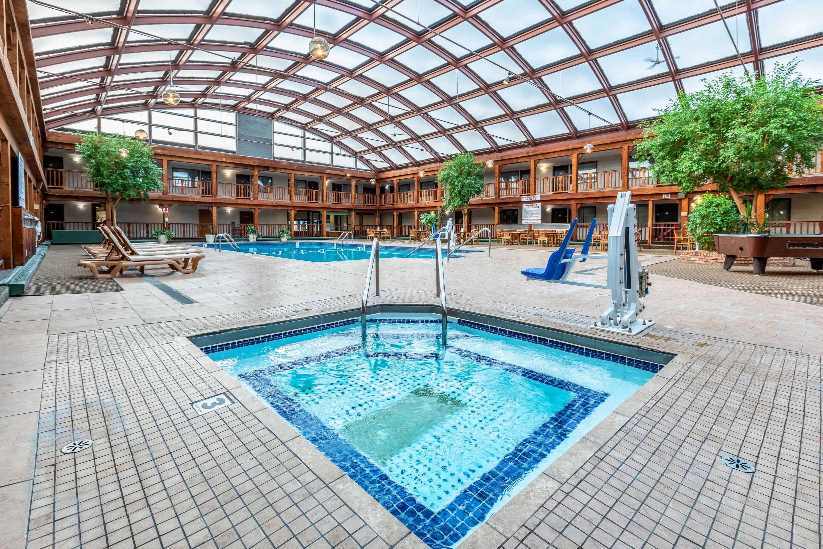 Quality Inn Wausau Bagian luar foto